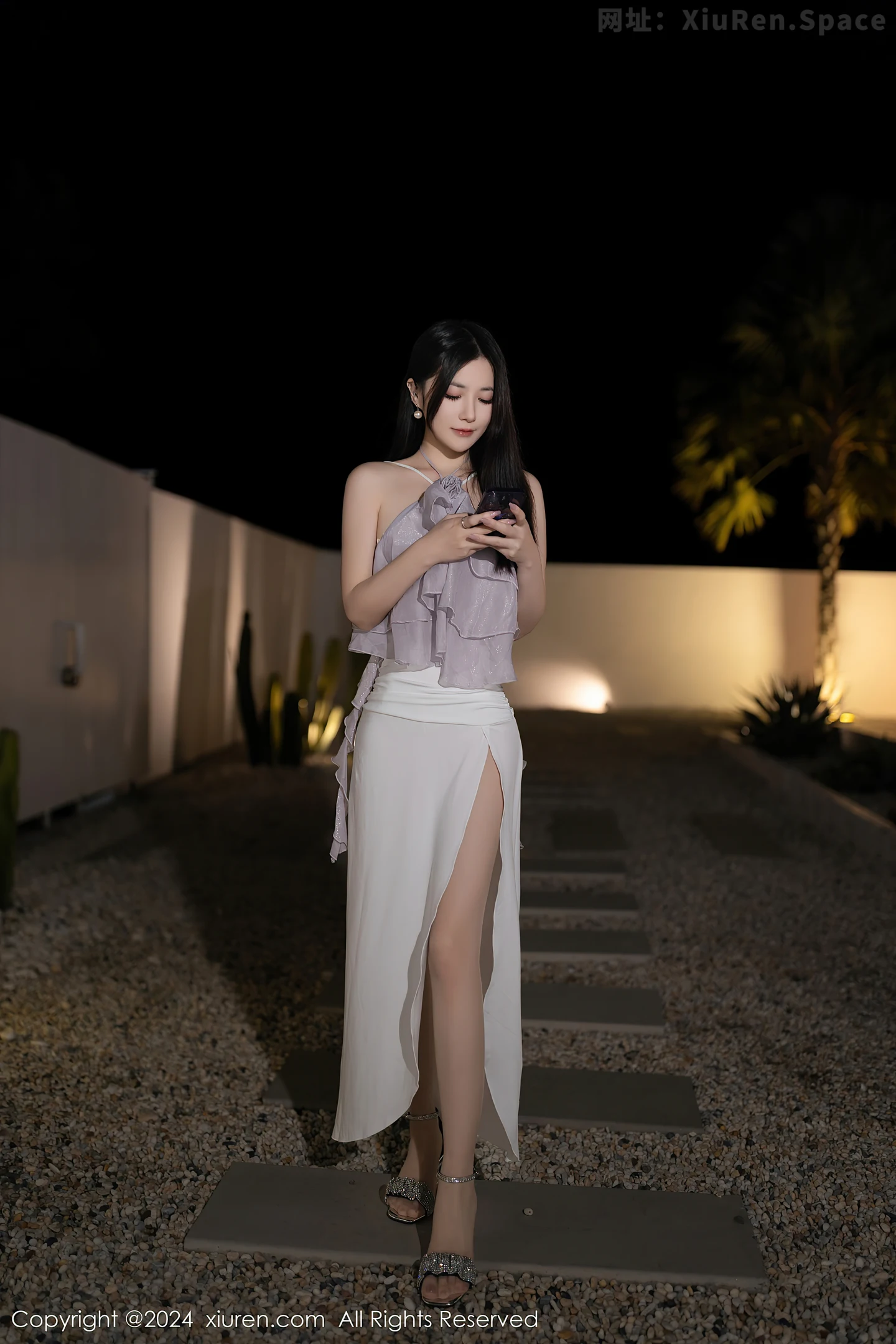 图片[3]-[XiuRen秀人网]VOL.8026 模特鱼子酱Fish性感紫灰色上衣露轻透内衣配超薄肉丝诱惑写真80P-秀人网官方网站